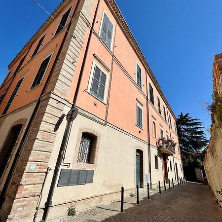 B&B Letterario Palazzo Pistocchi แตราโม ภายนอก รูปภาพ