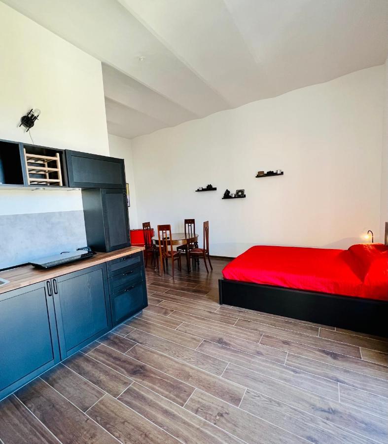 B&B Letterario Palazzo Pistocchi แตราโม ภายนอก รูปภาพ