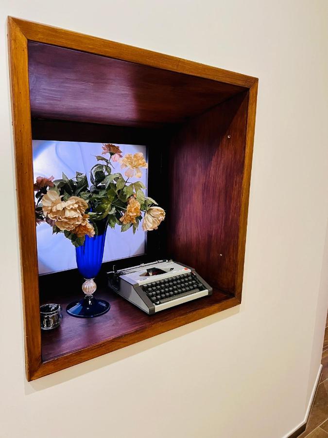 B&B Letterario Palazzo Pistocchi แตราโม ภายนอก รูปภาพ